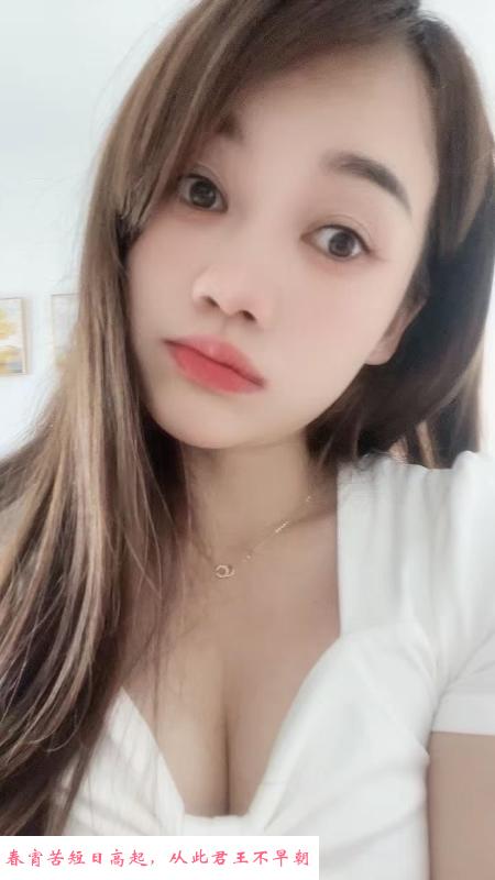 凯旋门服务系少妇 第2张