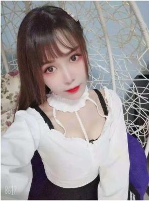 草房地铁口姐姐 第1张