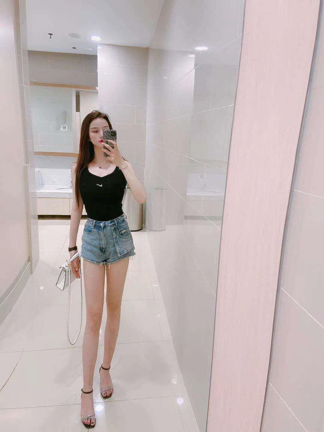 身材苗条的舞蹈妹子 第3张