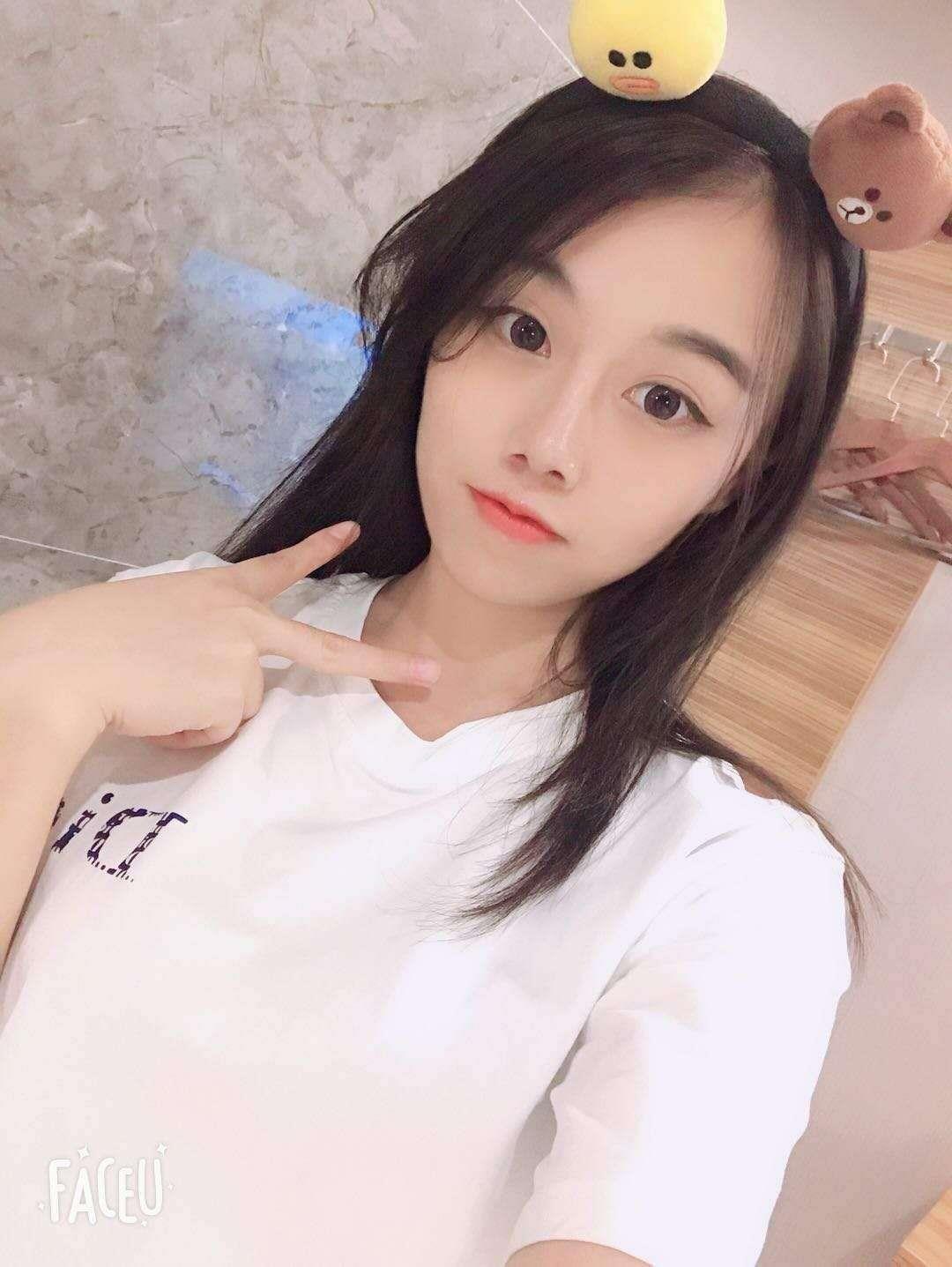 娇小玲珑爱娇喘的妹子，骚起来绝对让你爽的飞起 第1张