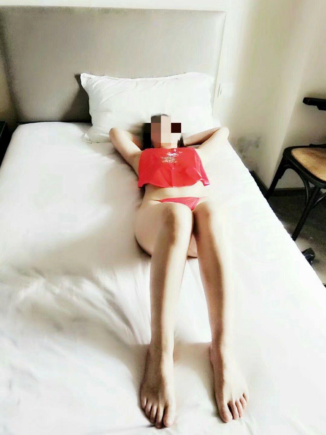 成都东站风骚熟女不限次喜欢熟女的不要错过 第1张