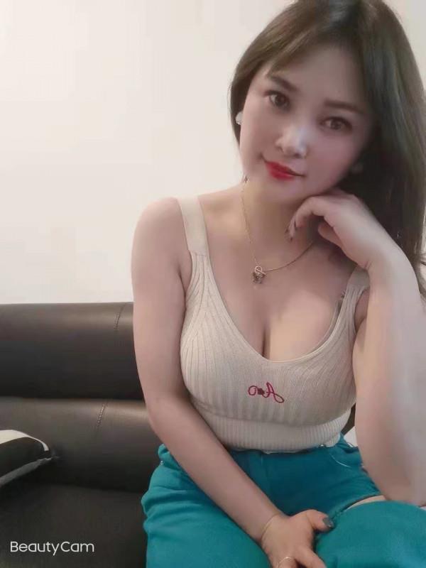 江岸区大胸妹 第3张
