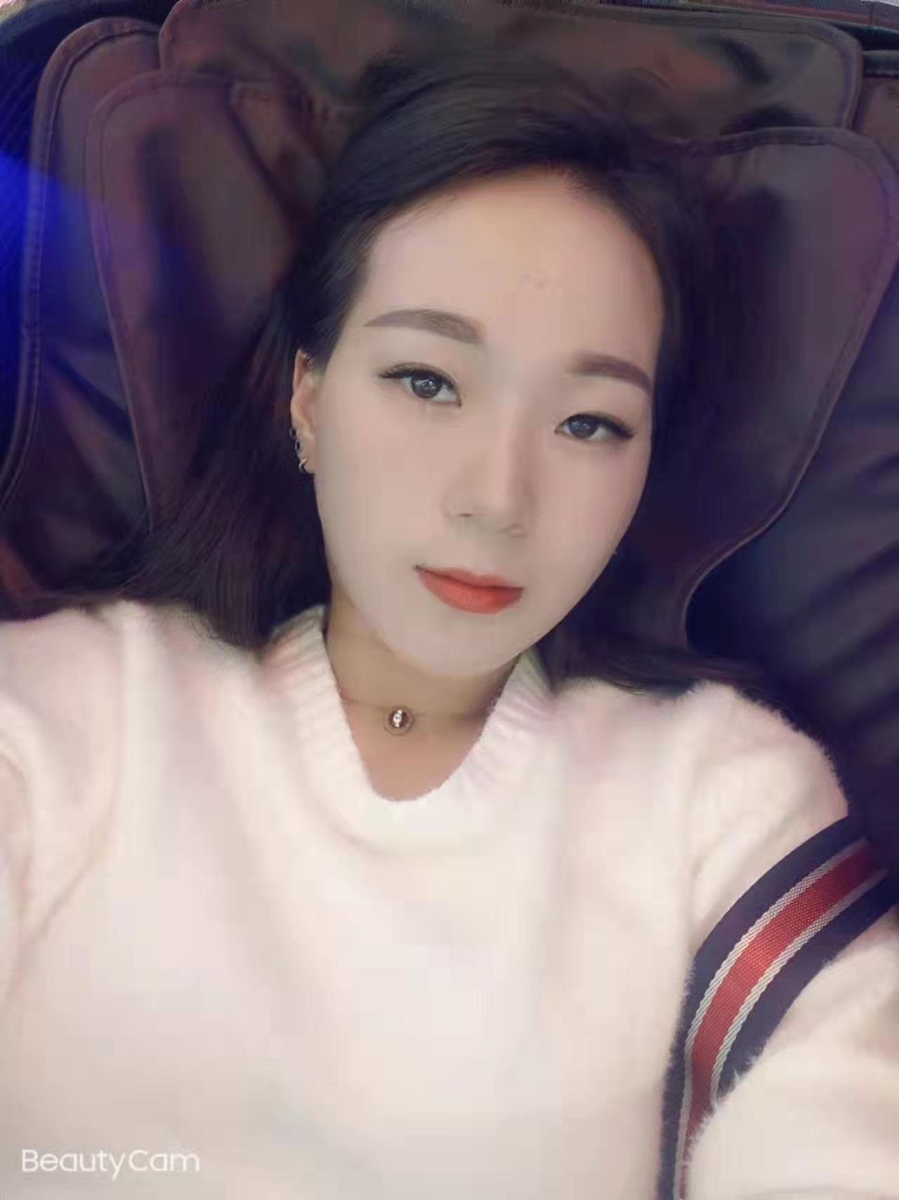 天桥偶遇南方小妹 第1张