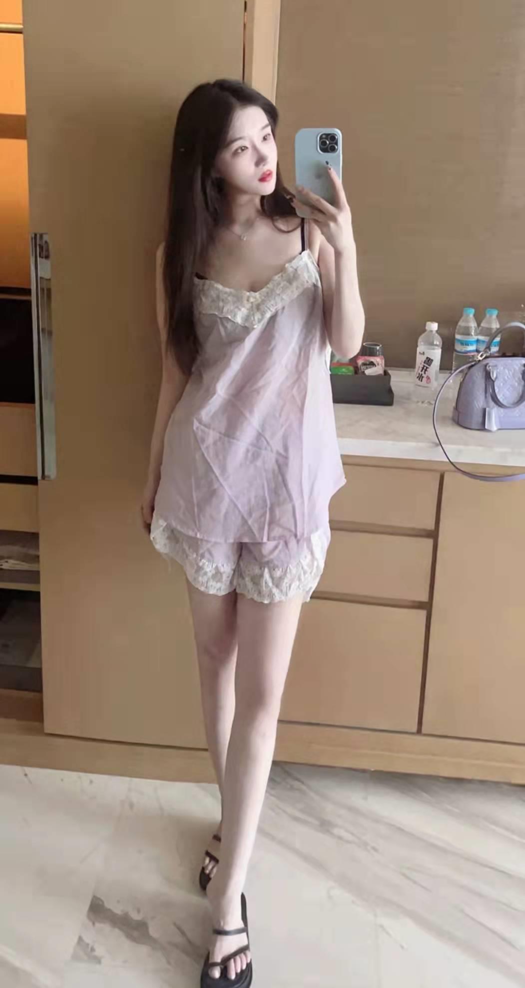 朝阳区烈焰红唇性感无敌，黑丝诱惑水多的一比 第1张